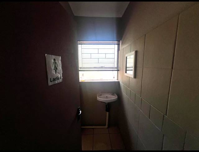 600M² OFFICE FOR SALE IN THREE RIVERS PROPER